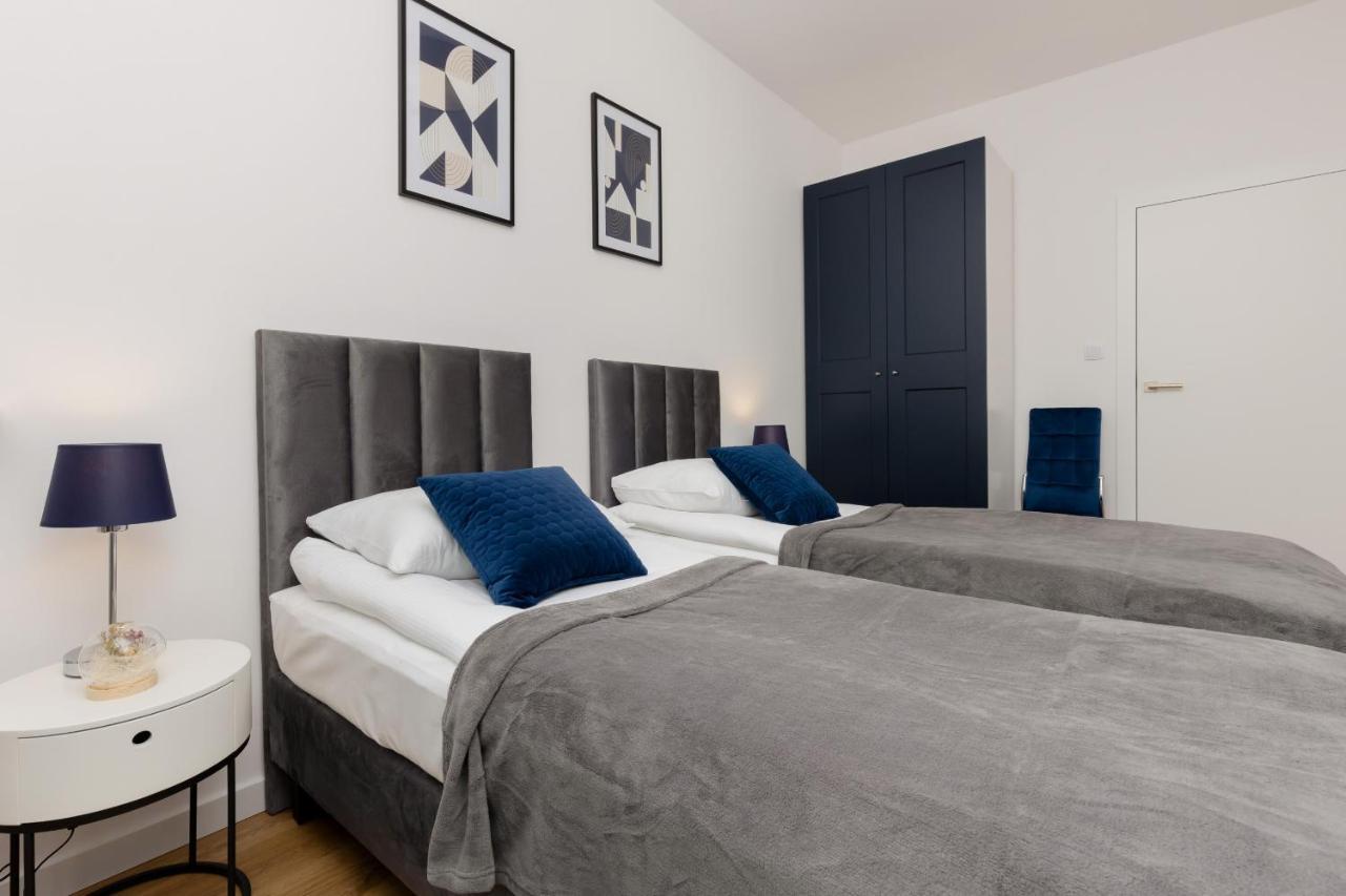 Apartment Avenue Solidarnosci On Wola By Noclegi Renters Варшава Екстериор снимка