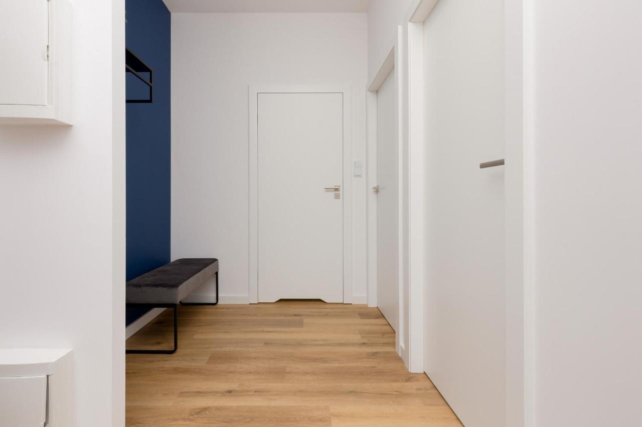 Apartment Avenue Solidarnosci On Wola By Noclegi Renters Варшава Екстериор снимка