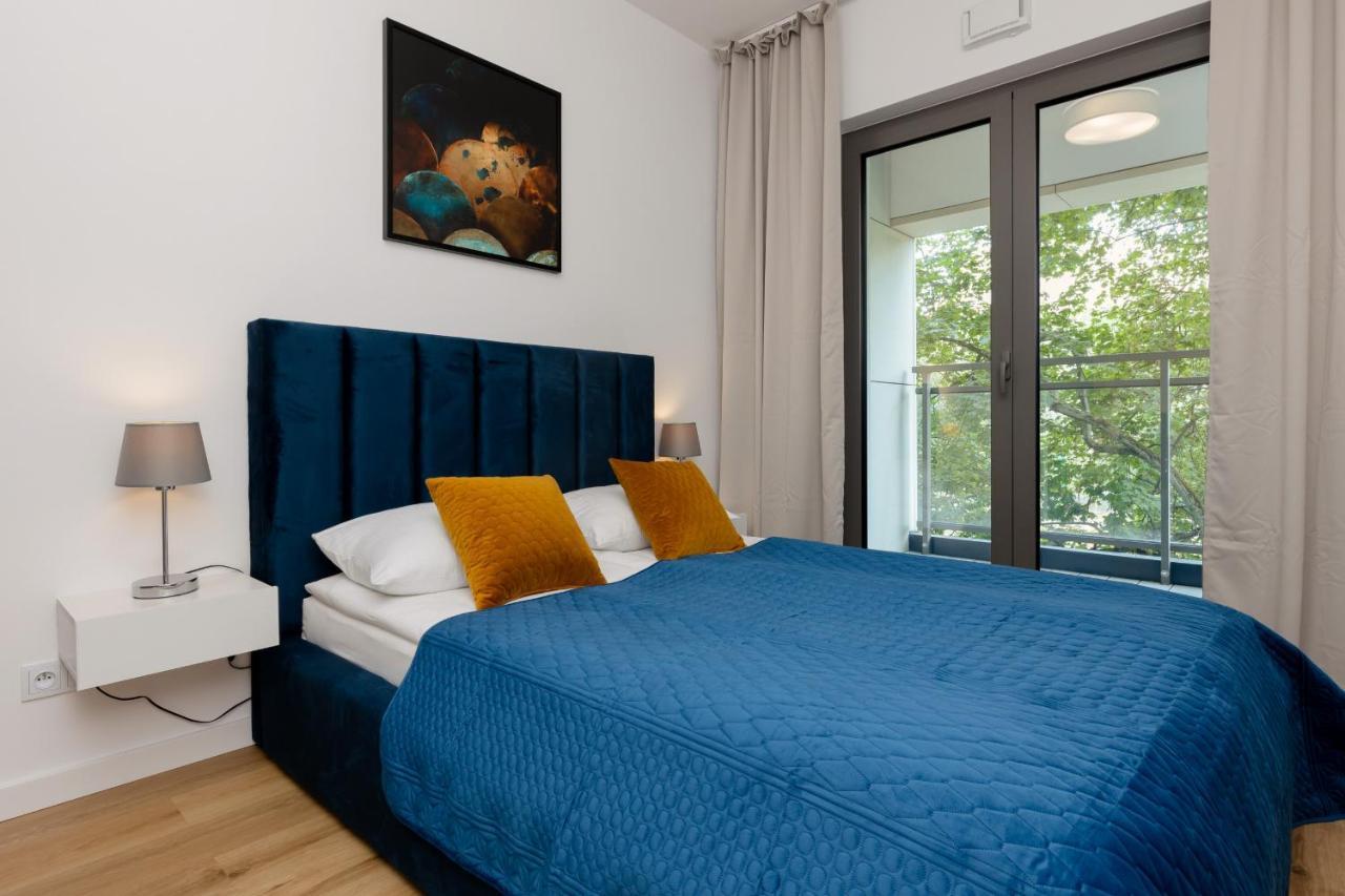 Apartment Avenue Solidarnosci On Wola By Noclegi Renters Варшава Екстериор снимка